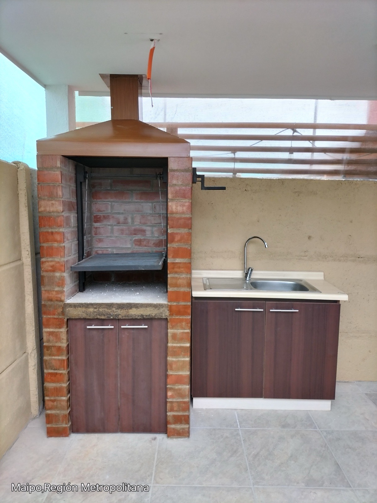 Bar con lavadero para quincho.